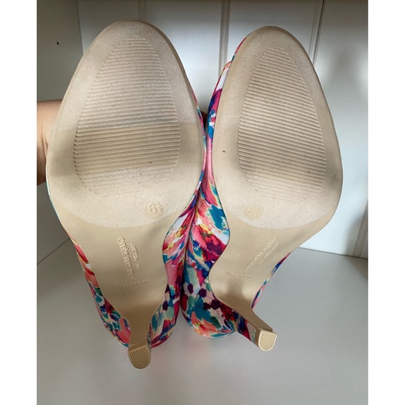 Christian Siriano Watercolor Floral Peep Toe Heels - Picture 4 of 6